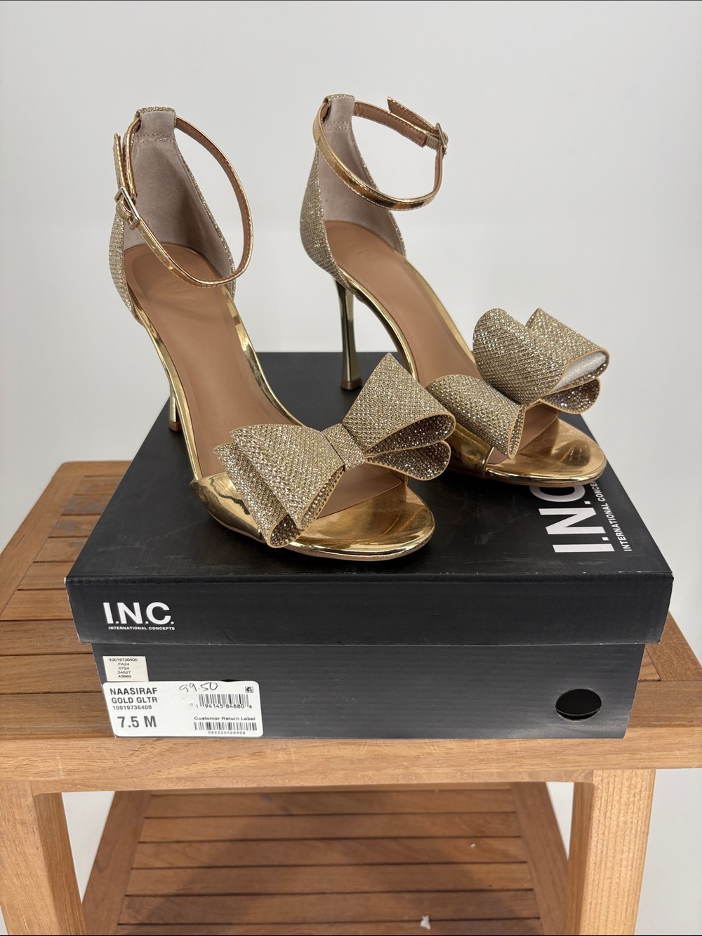 New Women’s INC International Concepts Gold Glitter Bow Ankle-Strap Size 7.5M